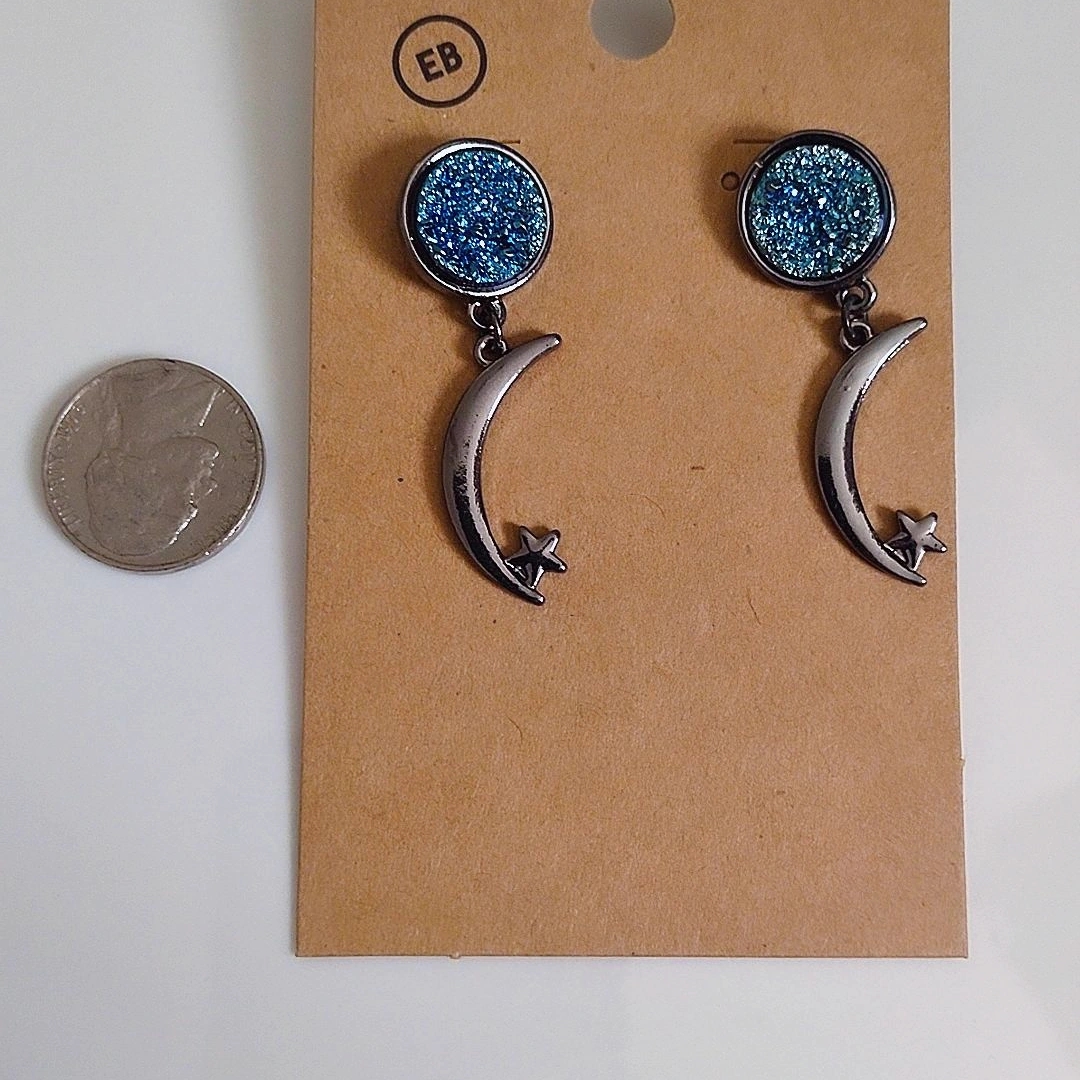 Earthbound Silver And Glittering Blue Star Earrings 8$